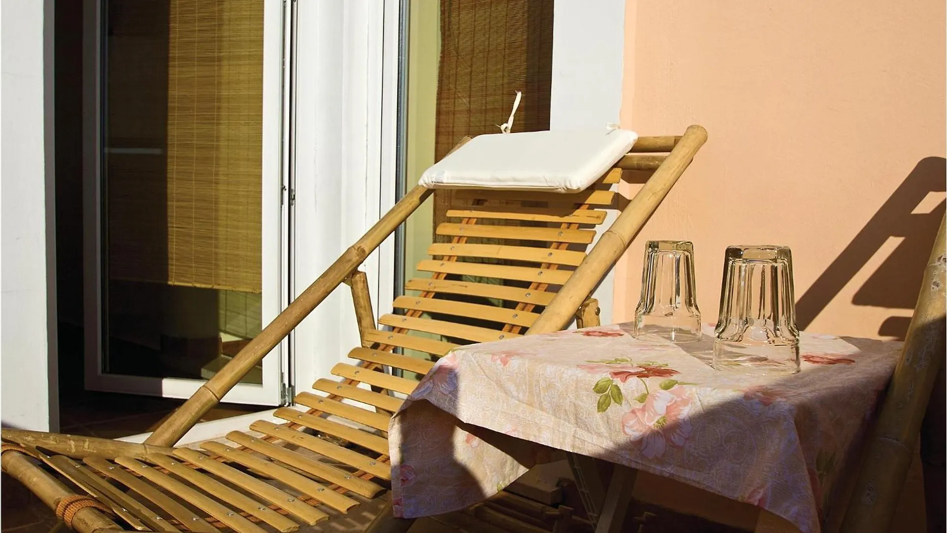 3 Bedroom Pet Friendly Apartment In PUY