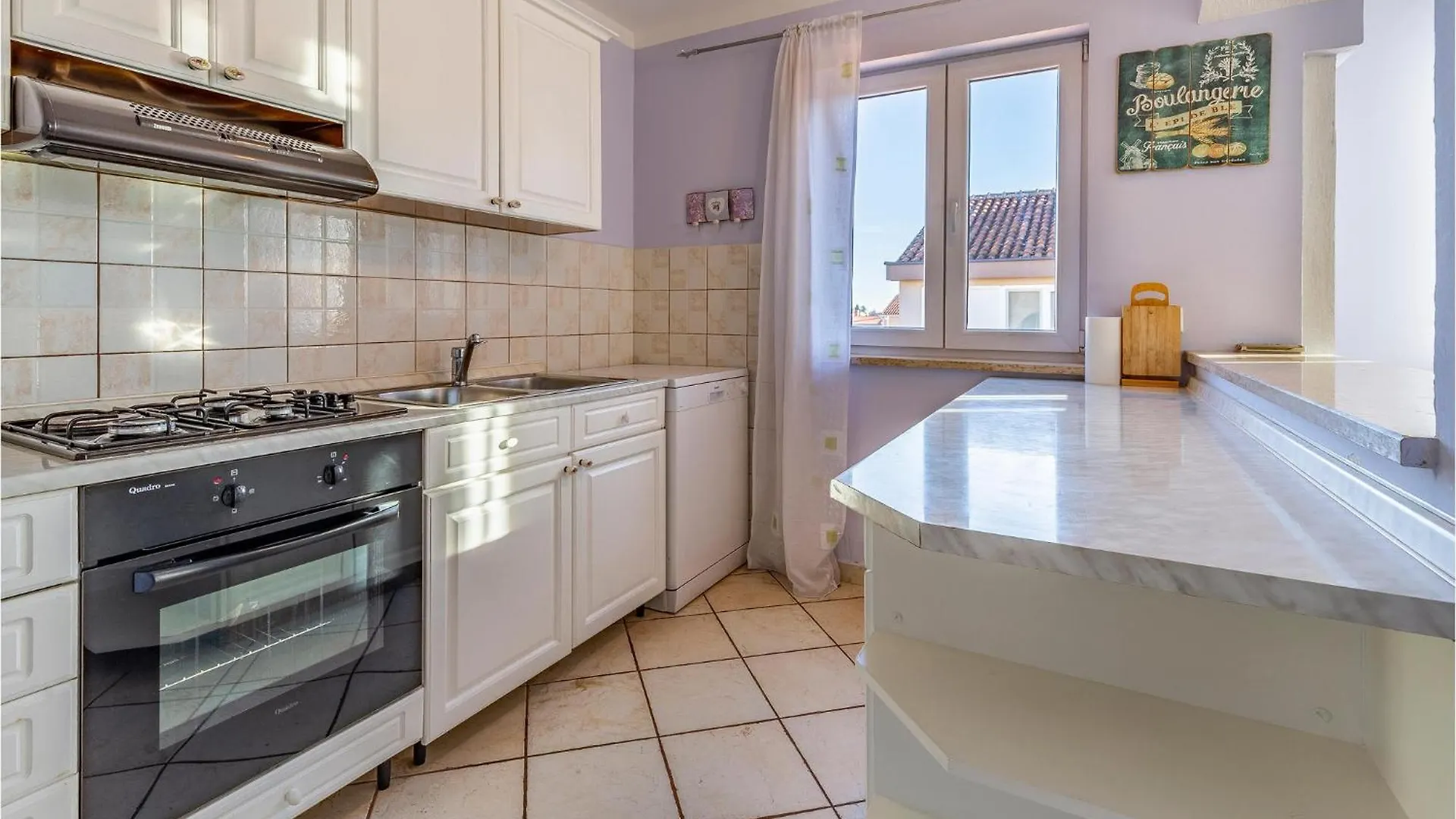 3 Bedroom Pet Friendly Apartment In Pula