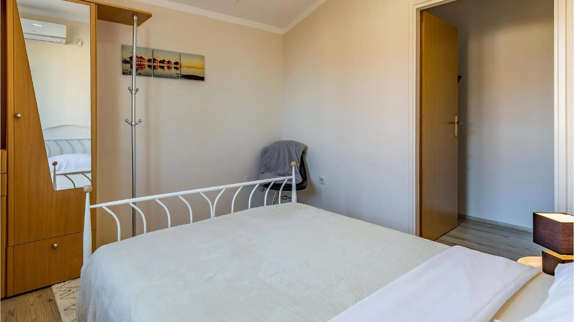 3 Bedroom Pet Friendly Apartment In Pula