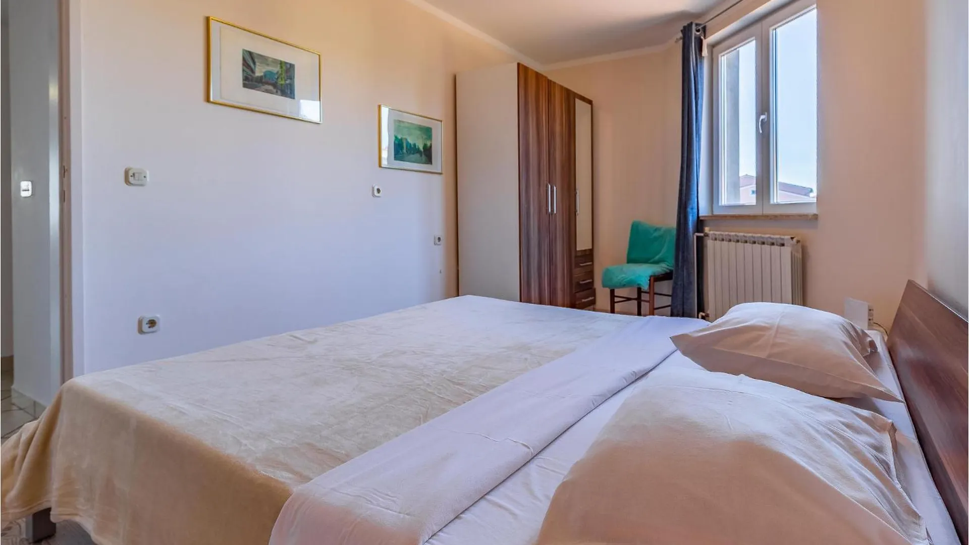 3 Bedroom Pet Friendly Apartment In Pula Croatia